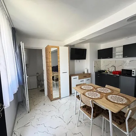 Alexandrescu Apartmán *